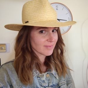 Billabong Beach or pool straw hat